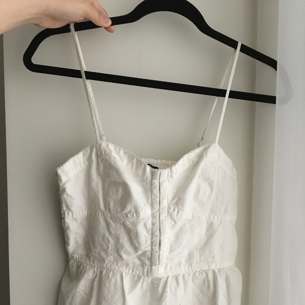 🍒 4/$30 Eyelet top - Picture 2 of 5